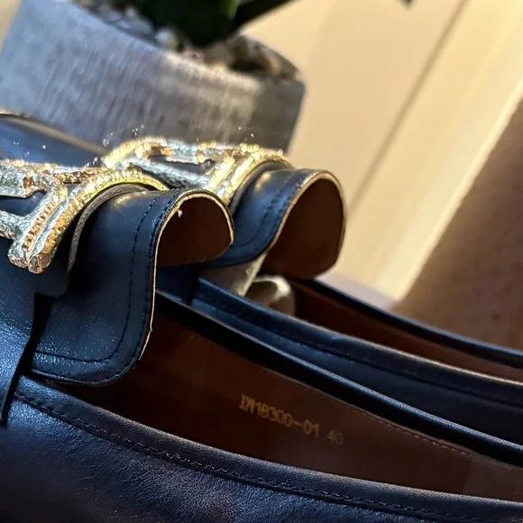 🧶Dissona NWOB Black Leather Lug Sole Loafers Gold Buckle Size EU 40 + Free Gift